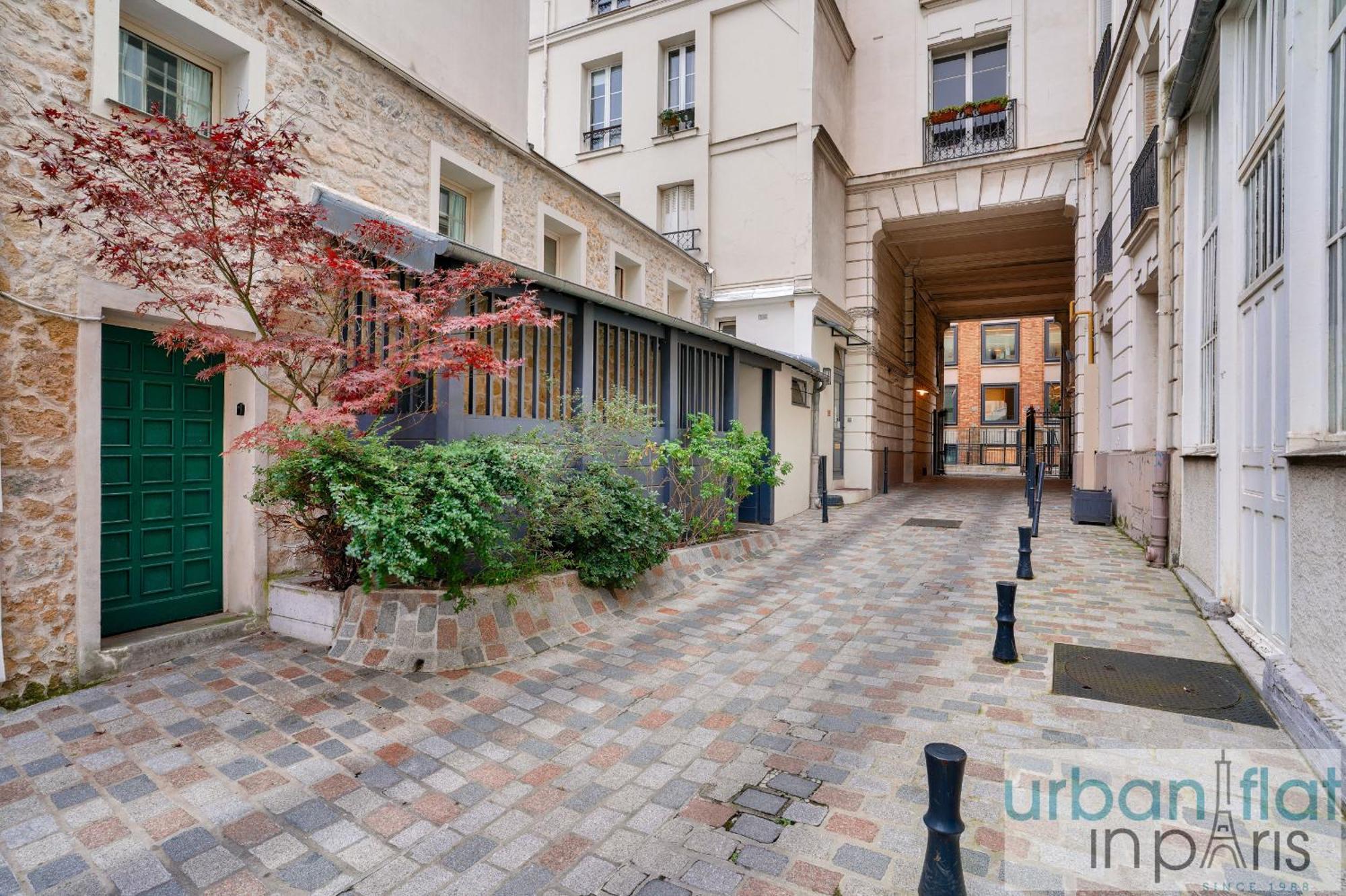 33 - Flat Av Des Champs-Elysees ปารีส ภายนอก รูปภาพ