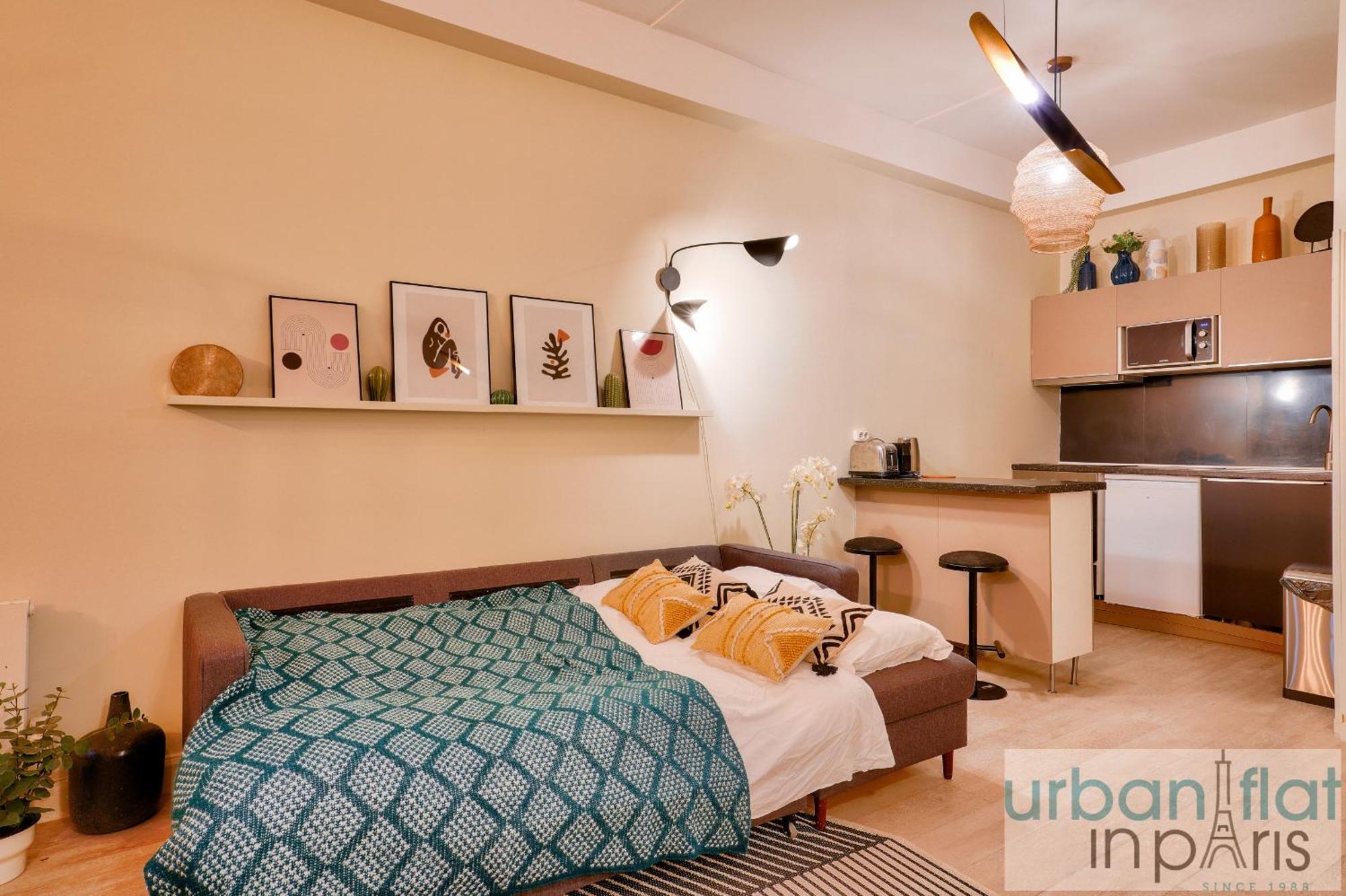 33 - Flat Av Des Champs-Elysees ปารีส ภายนอก รูปภาพ