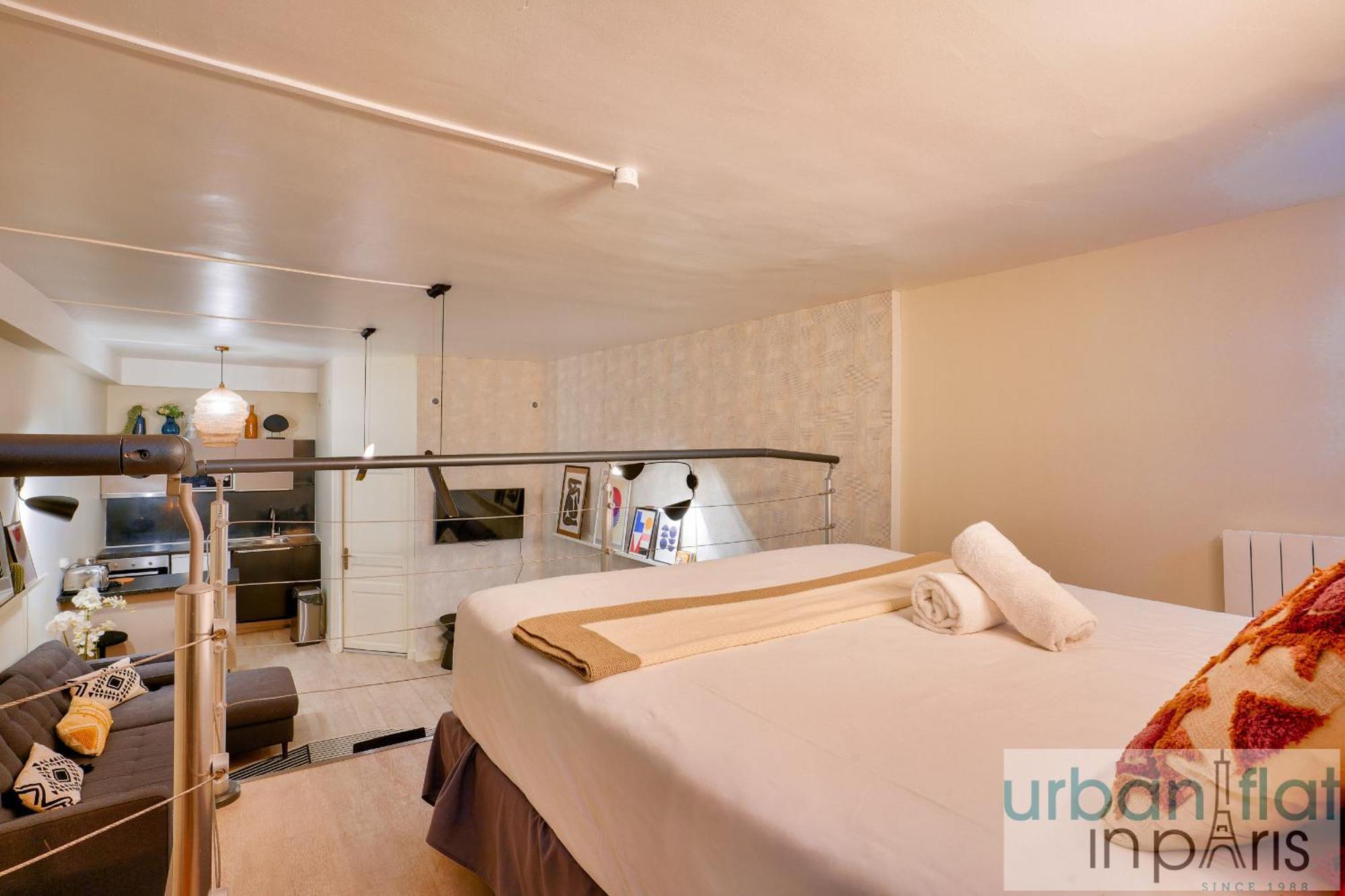 33 - Flat Av Des Champs-Elysees ปารีส ภายนอก รูปภาพ