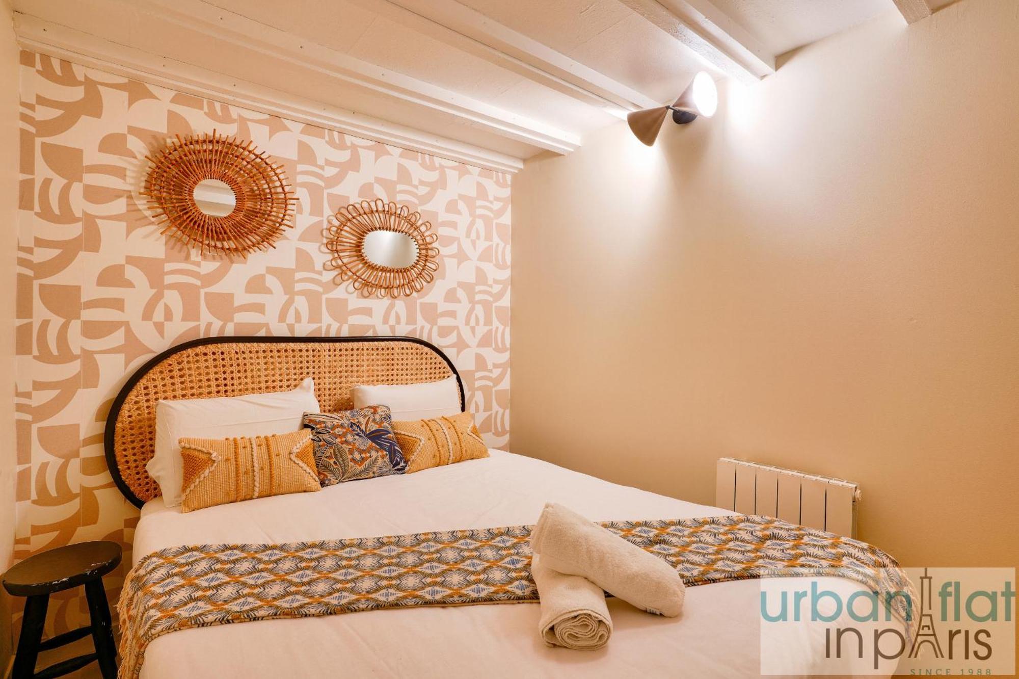 33 - Flat Av Des Champs-Elysees ปารีส ภายนอก รูปภาพ